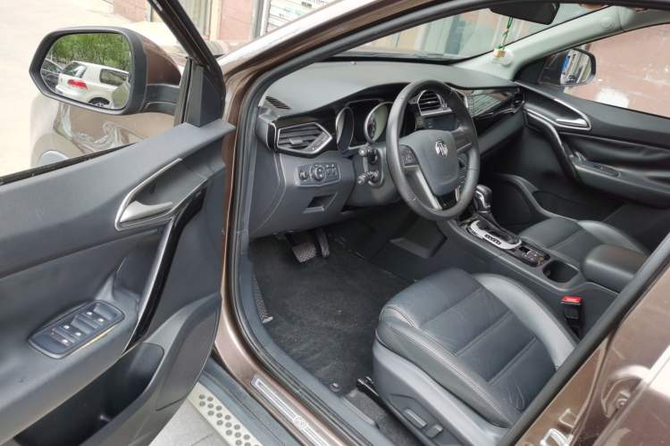 Used MG GS 2015 1.5TGI TST Elite Edition Interior 3