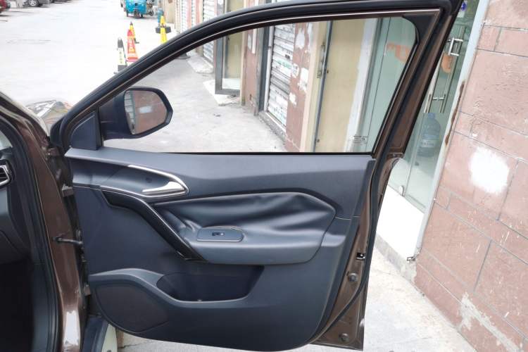 Used MG GS 2015 1.5TGI TST Elite Edition Interior 5