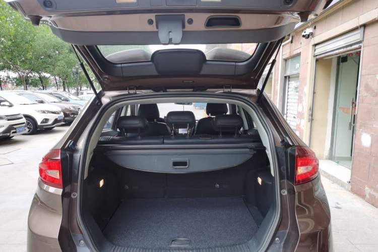 Used MG GS 2015 1.5TGI TST Elite Edition Trunk