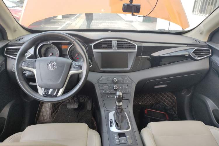 Used MG GS 2015 2.0TGI TST Luxury Edition Center Console