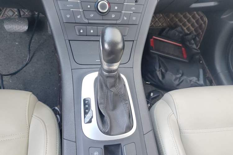 Used MG GS 2015 2.0TGI TST Luxury Edition Gear Lever