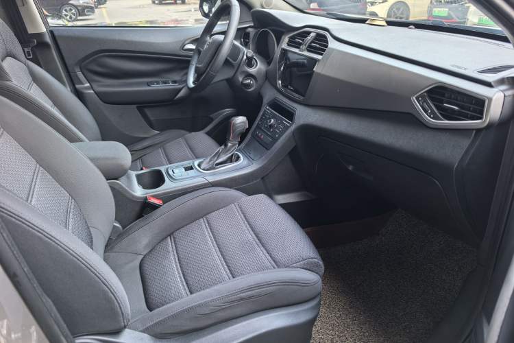 Used MG GS 2015 1.5TGI TST Elite Edition Interior 7