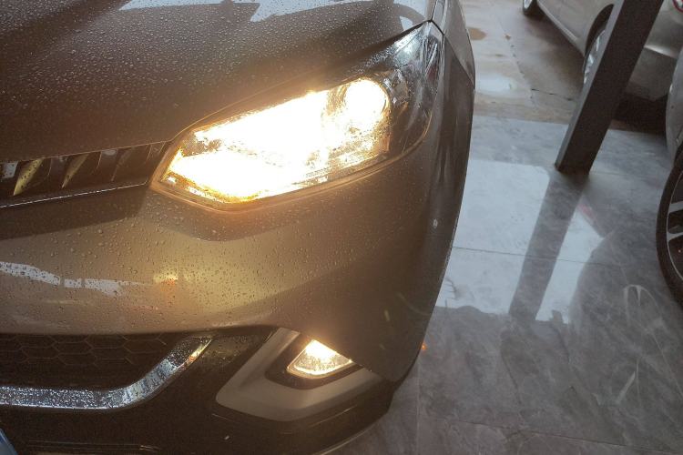 Used MG GS 2015 1.5TGI TST Elite Edition Left Front Headlight