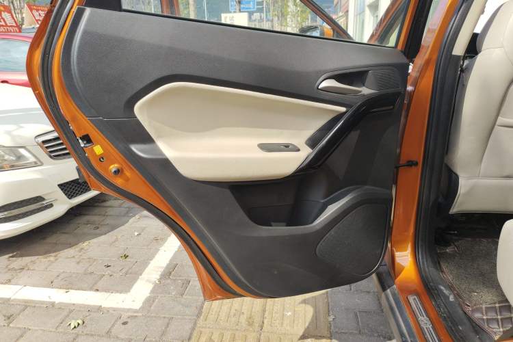 Used MG GS 2015 2.0TGI TST Luxury Edition Left Rear Door Interior