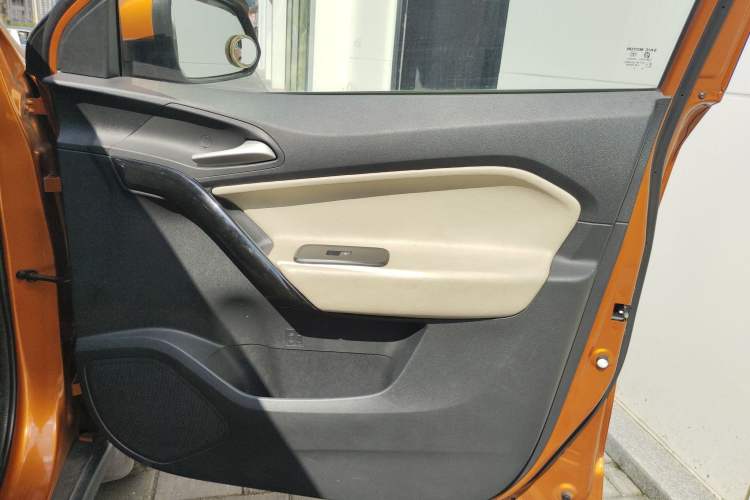 Used MG GS 2015 2.0TGI TST Luxury Edition Right Front Door Interior