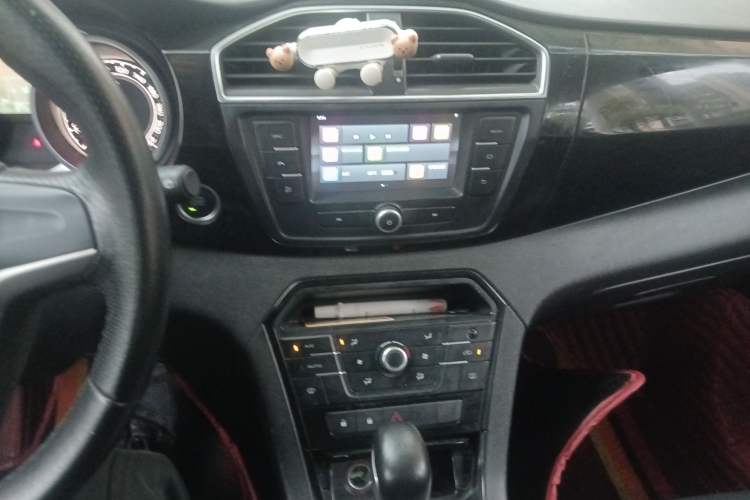 Used MG GS 2015 1.5TGI TST Luxury Edition Audio And AC Panel