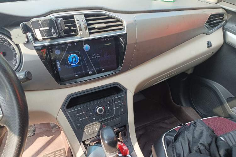 Used MG GS 2015 1.5TGI TST Elite Edition Audio And AC Panel