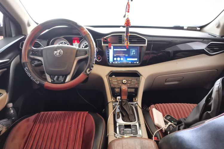 Used MG GS 2015 1.5TGI TST Luxury Edition Center Console