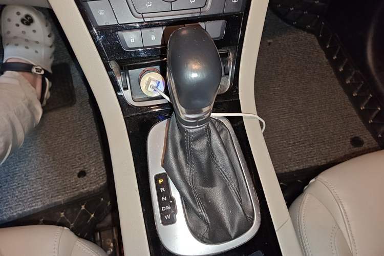Used MG GS 2015 2.0TGI TST Luxury Edition Gear Lever