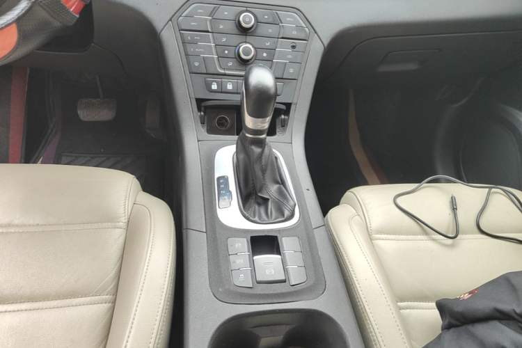 Used MG GS 2015 2.0TGI TST Luxury Edition Gear Lever