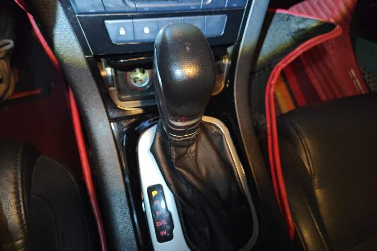 Used MG GS 2015 1.5TGI TST Luxury Edition Gear Lever
