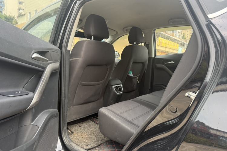 Used MG GS 2015 1.5TGI Manual Elite Edition Interior 2