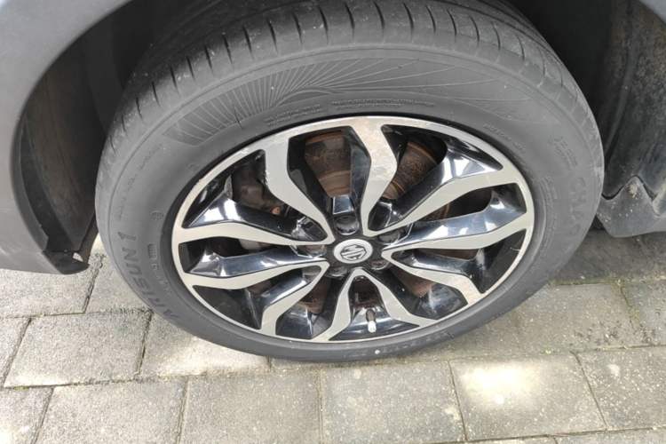 Used MG GS 2015 2.0TGI TST Luxury Edition Left Front Wheel Hub