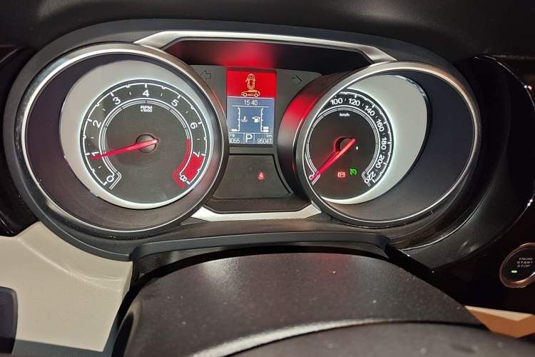 Used MG GS 2015 2.0TGI TST Luxury Edition Odometer Close Up