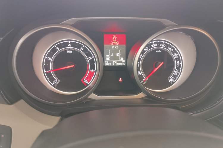 Used MG GS 2015 1.5TGI TST Luxury Edition Odometer Close Up
