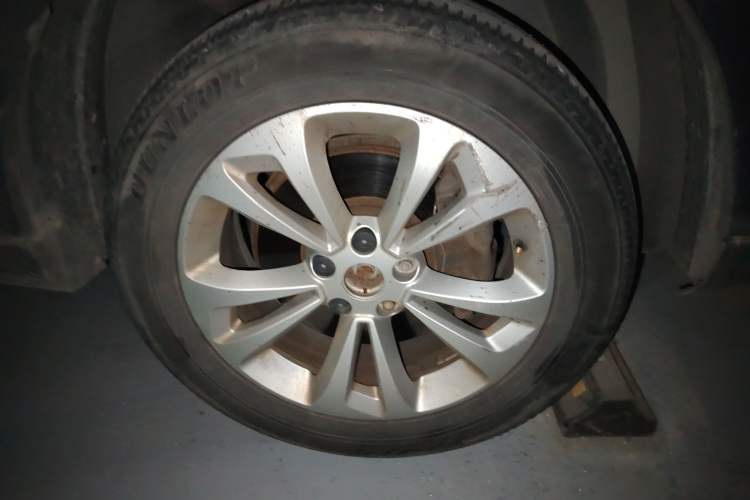 Used MG GS 2015 1.5TGI Manual Elite Edition Right Front Wheel Hub