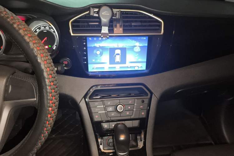 Used MG GS 2015 1.5TGI TST Luxury Edition Audio And AC Panel