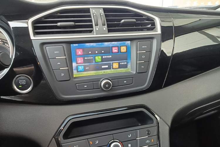 Used MG GS 2015 1.5TGI TST Luxury Edition Audio And AC Panel
