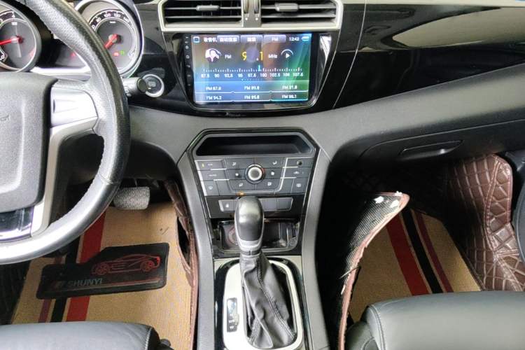 Used MG GS 2015 1.5TGI TST Luxury Edition Audio And AC Panel