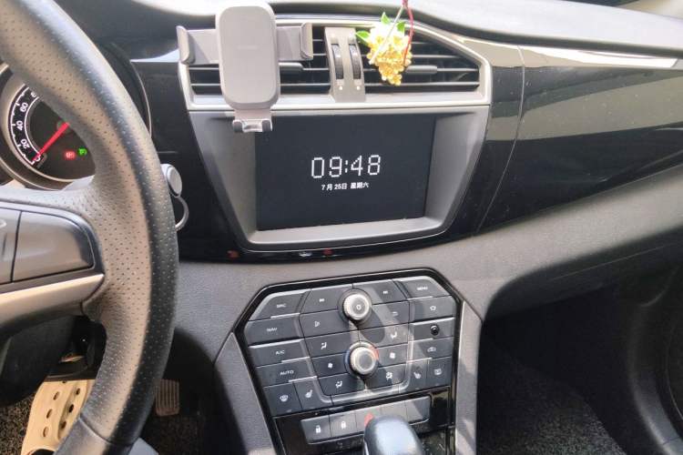 Used MG GS 2015 1.5TGI TST Luxury Edition Audio And AC Panel