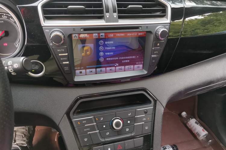 Used MG GS 2015 1.5TGI TST Luxury Edition Audio And AC Panel