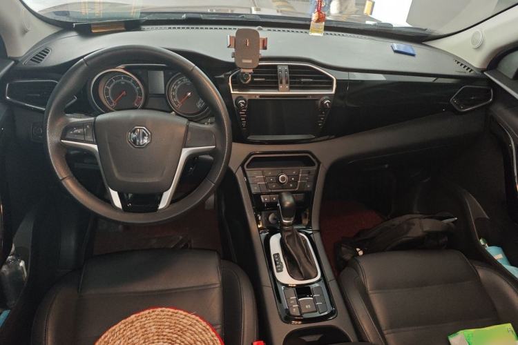 Used MG GS 2015 1.5TGI TST Luxury Edition Center Console