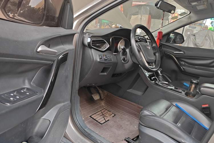 Used MG GS 2015 1.5TGI TST Luxury Edition Driver Seat
