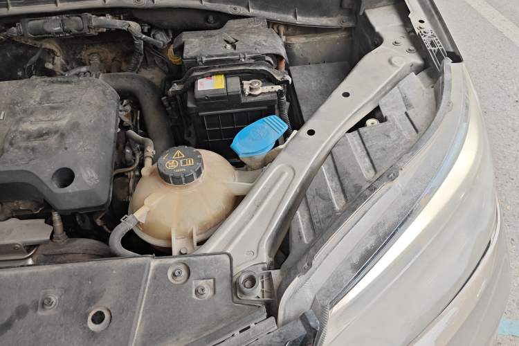Used MG GS 2015 1.5TGI TST Luxury Edition Engine Bay Left