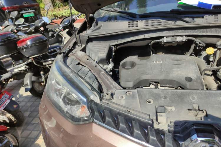 Used MG GS 2015 1.5TGI TST Elite Edition Engine Bay Right