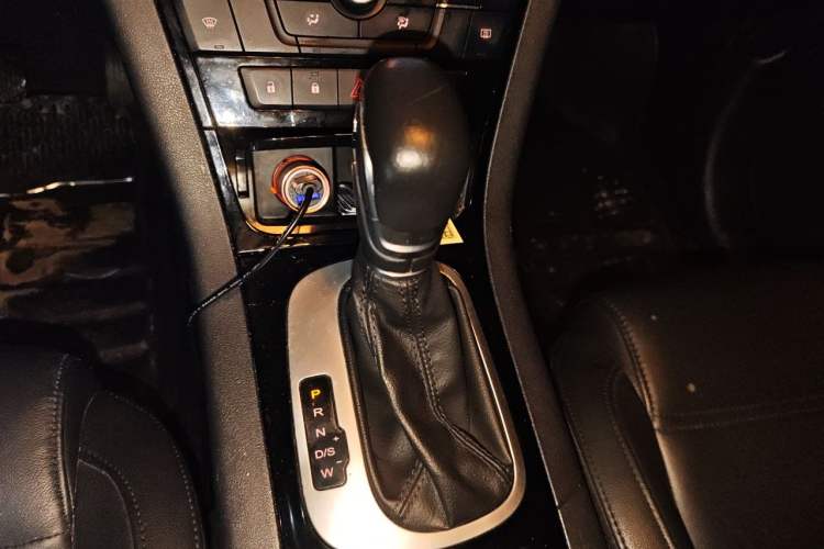 Used MG GS 2015 2.0TGI TST Luxury Edition Gear Lever