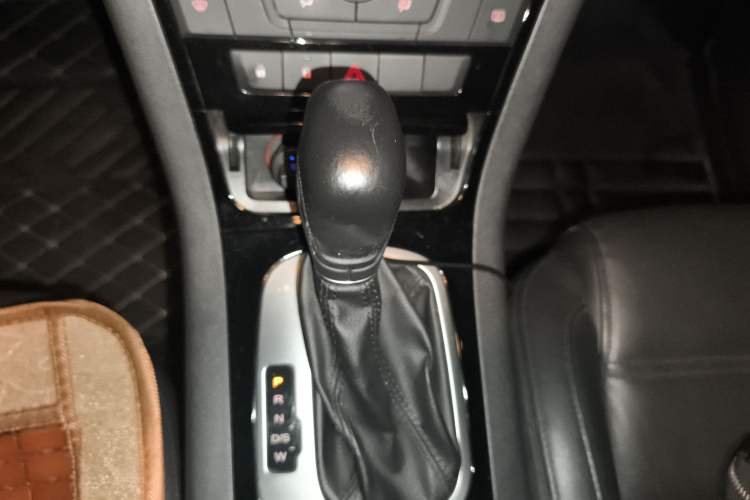 Used MG GS 2015 1.5TGI TST Luxury Edition Gear Lever