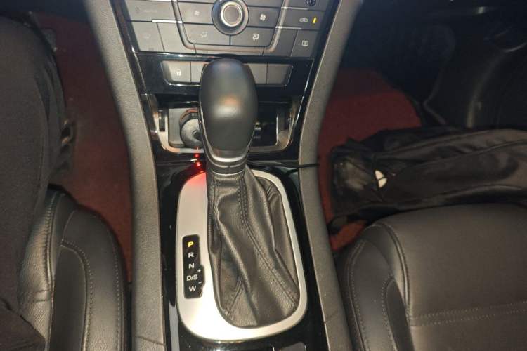 Used MG GS 2015 1.5TGI TST Luxury Edition Gear Lever