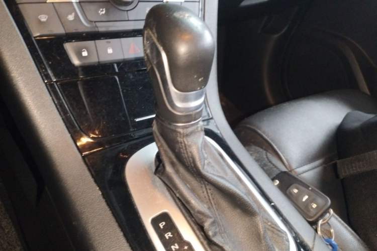 Used MG GS 2015 1.5TGI TST Luxury Edition Gear Lever