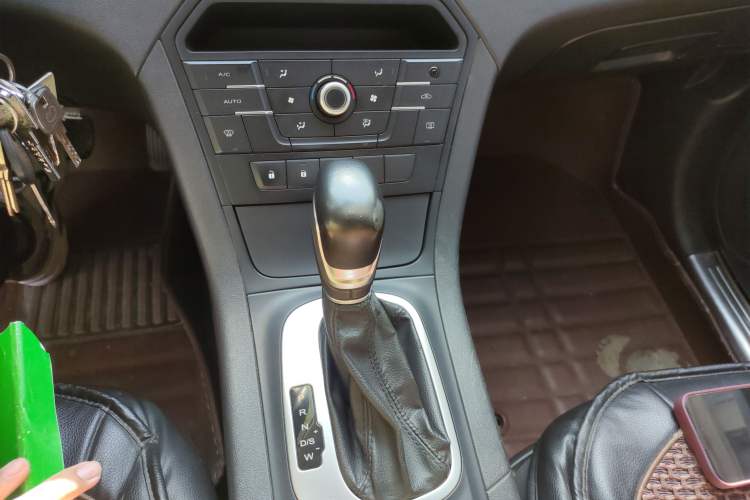 Used MG GS 2015 1.5TGI TST Elite Edition Gear Lever