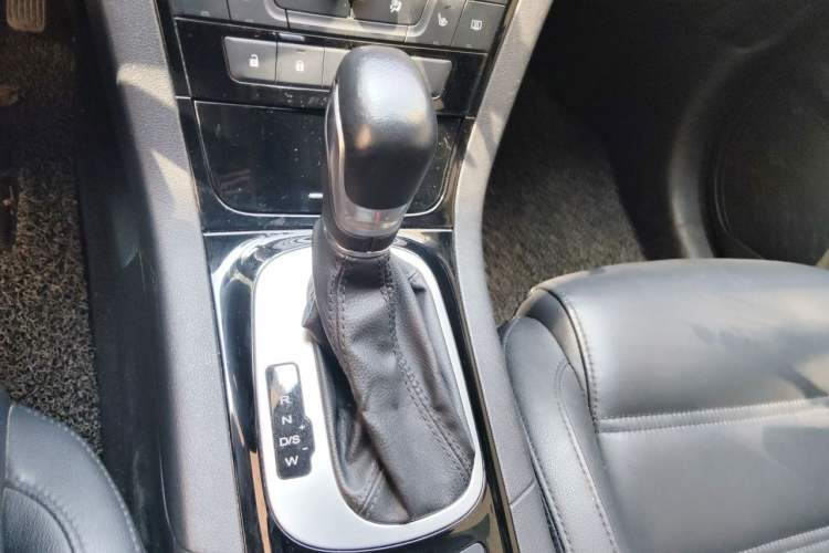 Used MG GS 2015 1.5TGI TST Luxury Edition Gear Lever