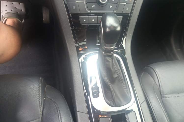 Used MG GS 2015 1.5TGI TST Luxury Edition Gear Lever