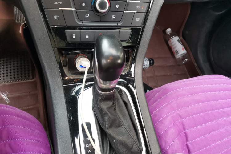 Used MG GS 2015 1.5TGI TST Luxury Edition Gear Lever