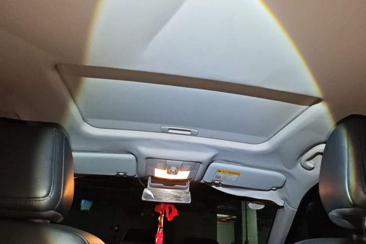 Used MG GS 2015 2.0TGI TST Luxury Edition Headliner