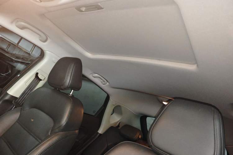 Used MG GS 2015 1.5TGI TST Luxury Edition Headliner