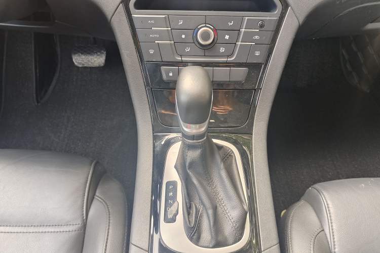 Used MG GS 2015 1.5TGI TST Luxury Edition Interior 5