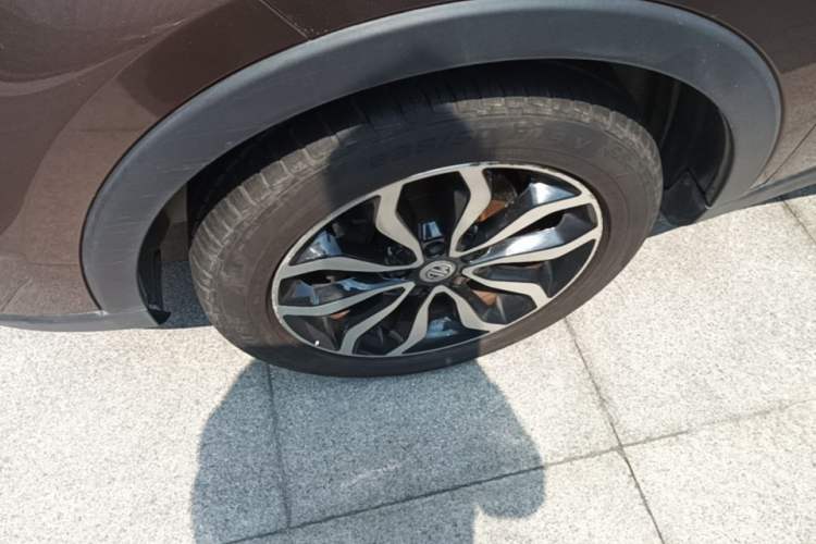 Used MG GS 2015 1.5TGI TST Luxury Edition Left Front Wheel Hub