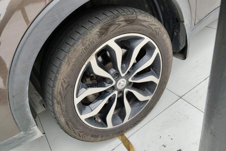 Used MG GS 2015 1.5TGI TST Luxury Edition Left Front Wheel Hub