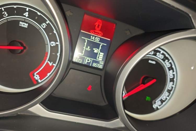 Used MG GS 2015 1.5TGI TST Luxury Edition Odometer Close Up
