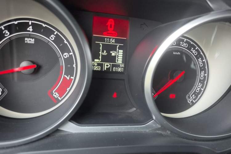 Used MG GS 2015 2.0TGI TST Four-Wheel Drive Flagship Edition Odometer Close Up