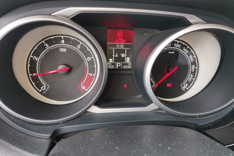 Used MG GS 2015 1.5TGI TST Luxury Edition Odometer Close Up