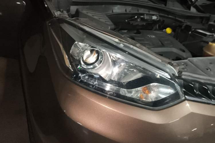 Used MG GS 2015 1.5TGI TST Luxury Edition Right Front Headlight
