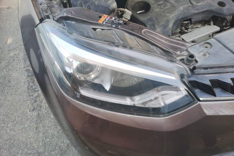 Used MG GS 2015 1.5TGI Manual Elite Edition Right Front Headlight