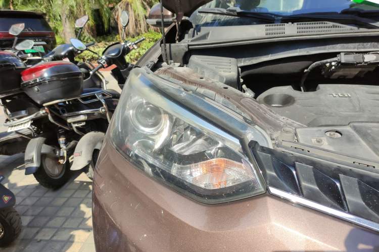 Used MG GS 2015 1.5TGI TST Elite Edition Right Front Headlight