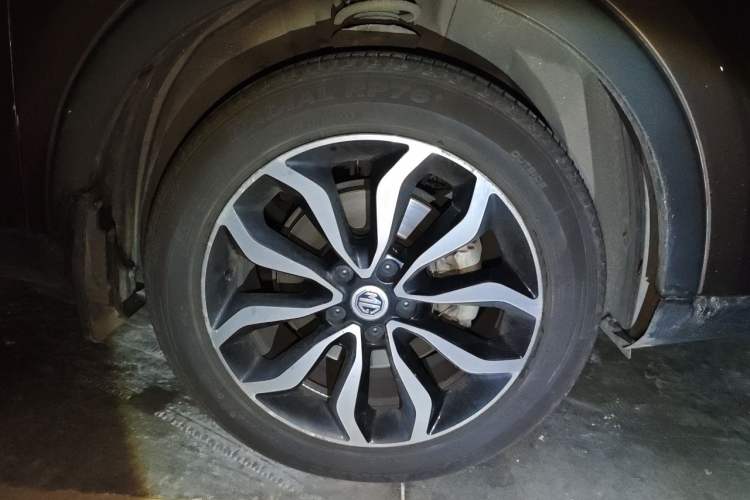 Used MG GS 2015 2.0TGI TST Luxury Edition Right Front Wheel Hub