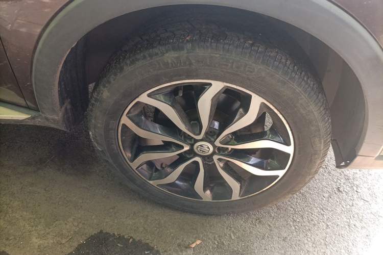 Used MG GS 2015 2.0TGI TST Luxury Edition Right Front Wheel Hub